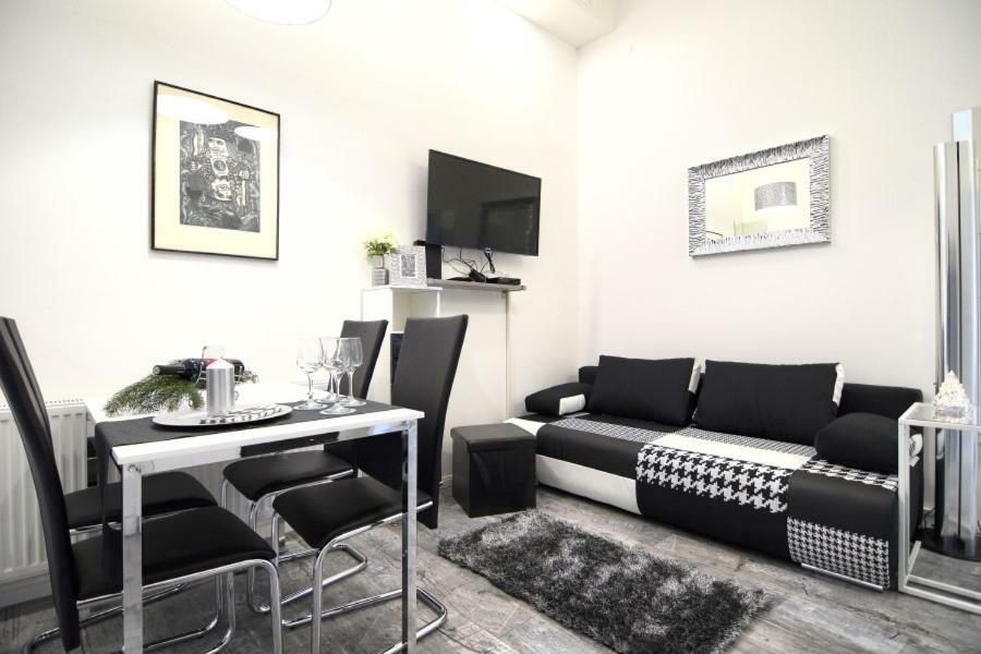 Lea Apartment - Free Parking In Front For 2 Cars Zagreb Luaran gambar